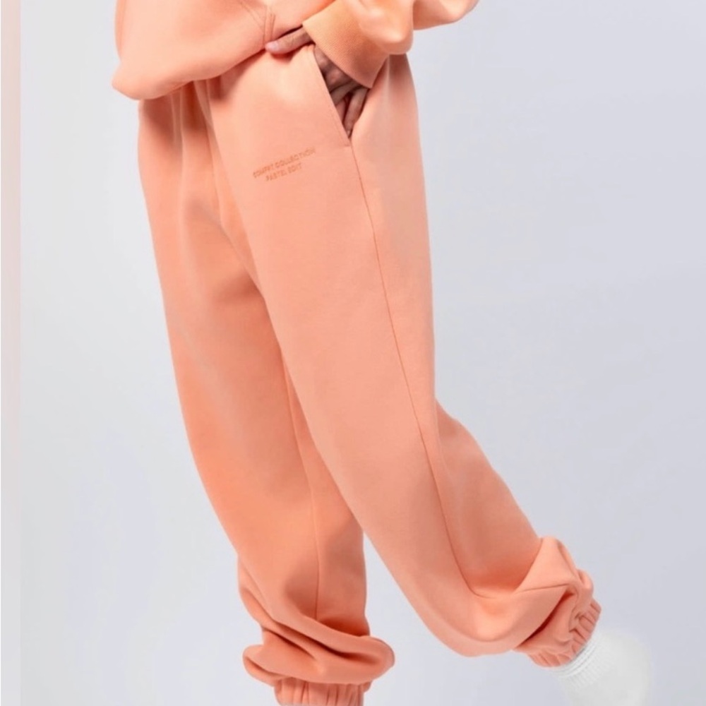 Comfrt Pastel Edit Sweatpants Peach Joggers Medium Cozy Viral TikTok - Picture 2 of 8